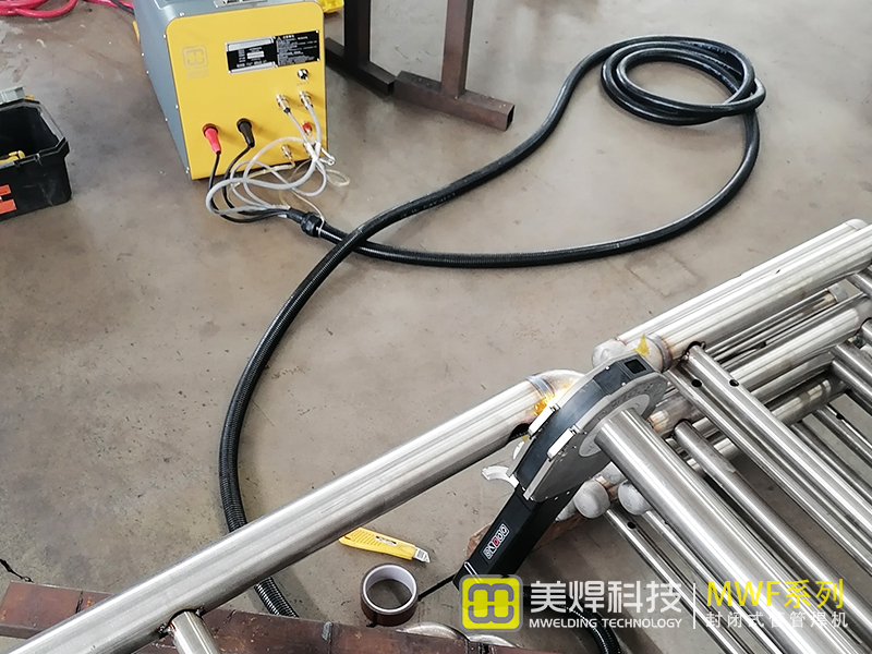 Closed pipe-pipe welding machine complex environment case.jpg